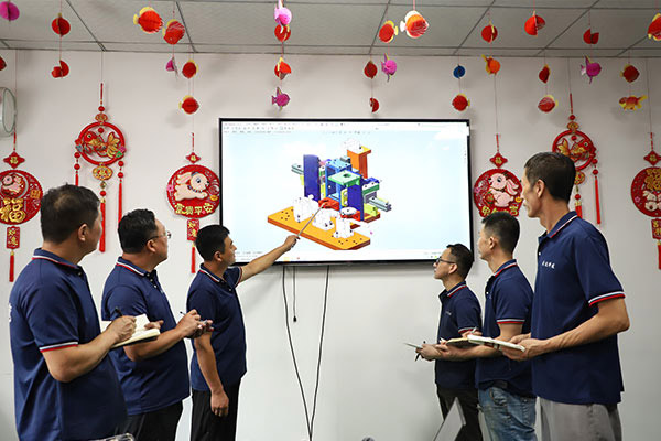 做好型材拉彎每一個(gè)關(guān)鍵工藝，熱誠服務(wù)于每一個(gè)客戶！